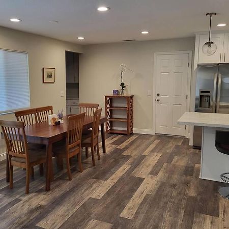 Bouganvilla 4-Bedroom, 2-Baths, Single Family House サウザンドオークス エクステリア 写真