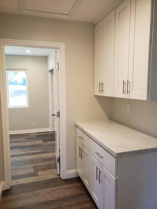 Bouganvilla 4-Bedroom, 2-Baths, Single Family House サウザンドオークス エクステリア 写真