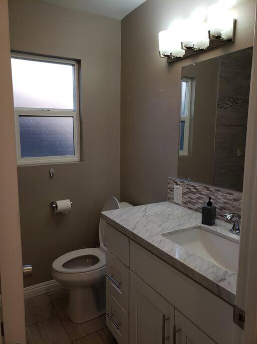 Bouganvilla 4-Bedroom, 2-Baths, Single Family House サウザンドオークス エクステリア 写真