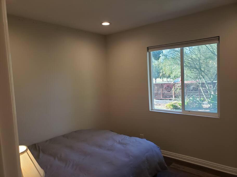 Bouganvilla 4-Bedroom, 2-Baths, Single Family House サウザンドオークス エクステリア 写真