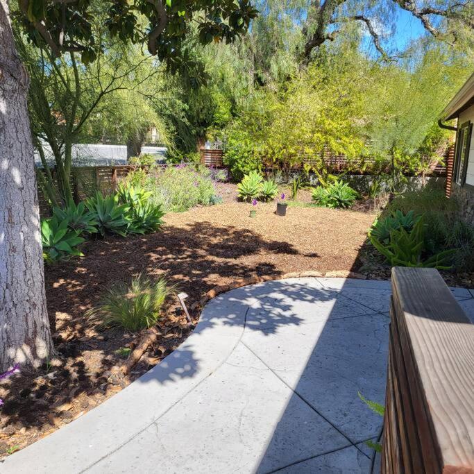 Bouganvilla 4-Bedroom, 2-Baths, Single Family House サウザンドオークス エクステリア 写真